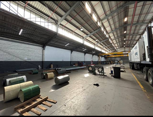 2,480M² WAREHOUSE TO LET IN EPPING INDUSTRIAL